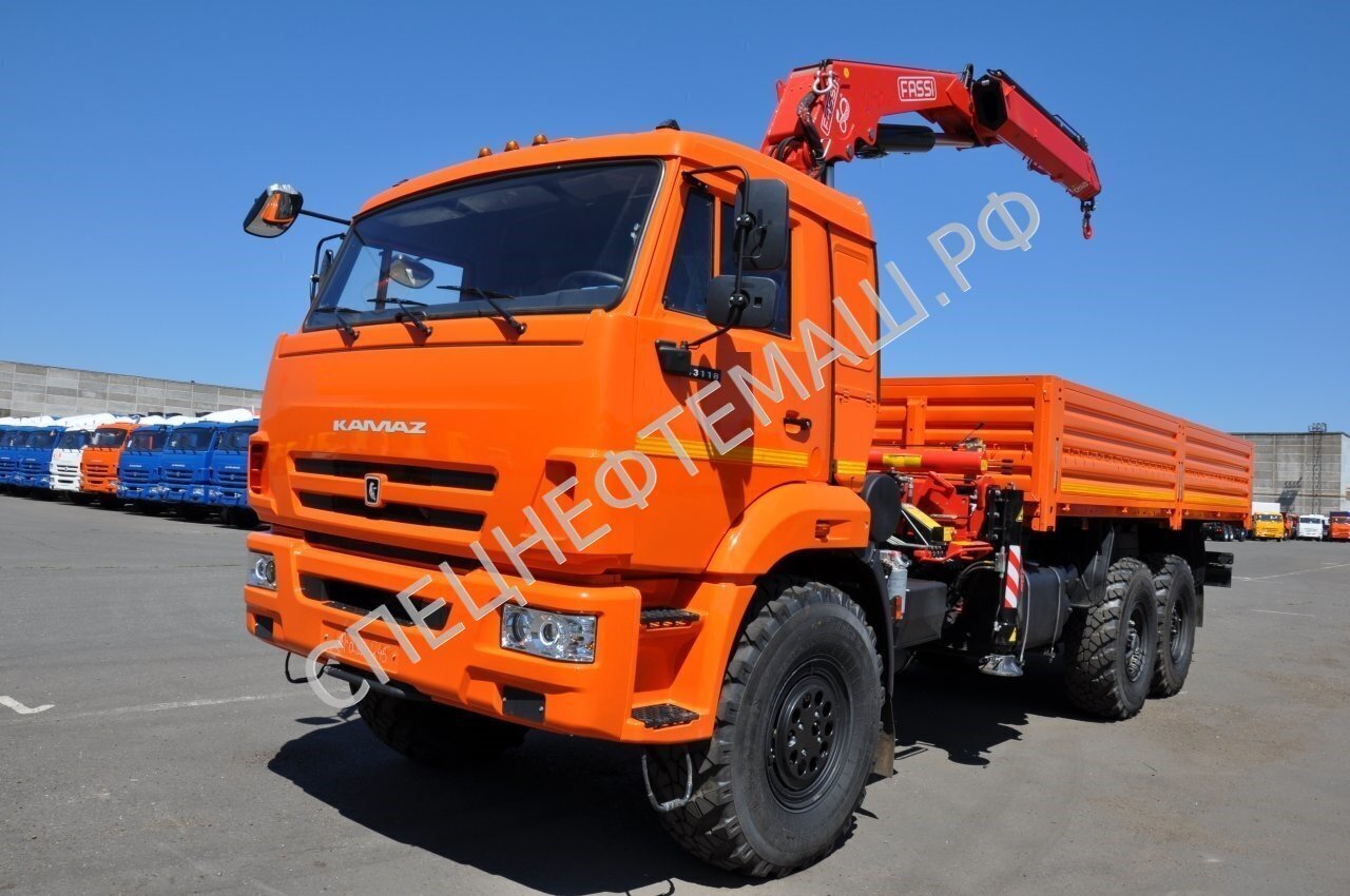 Новый камаз 43118. КАМАЗ 43118 С КМУ. КАМАЗ-43118 С КМУ Fassi. КАМАЗ бортовой с КМУ 43118-24. КАМАЗ 43118 новый с КМУ.